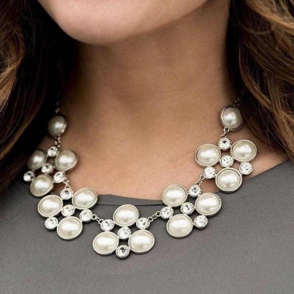 Paparazzi Fashion Fix 4pc Set - Fiercely 5th Avenue - Pearls and Rhinestones - Picture 2 of 6